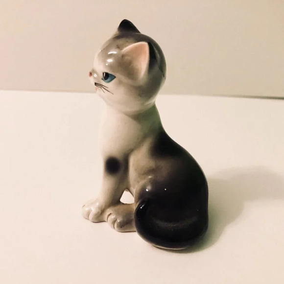 Vintage Small Cat Figurine 3.5 Inch Tall Kitten Figure Japan - Picture 9 of 11